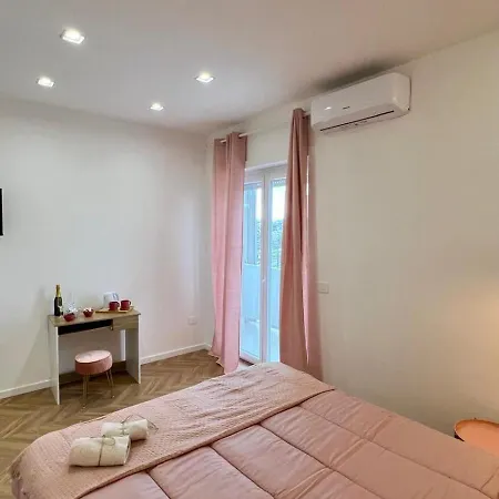 בית הארחה Allegrianapoletana נאפולי